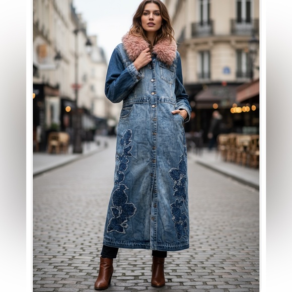 Dolls Kill KINGS ROAD DENIM MAXI COAT
DELIA*S - Picture 5 of 16